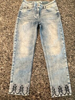 Cecil We Love Denim Light Blue Jeans with Embroidered Scallop Hem